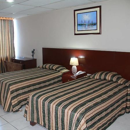 Hotel La Torre 瓜亚基尔 外观 照片