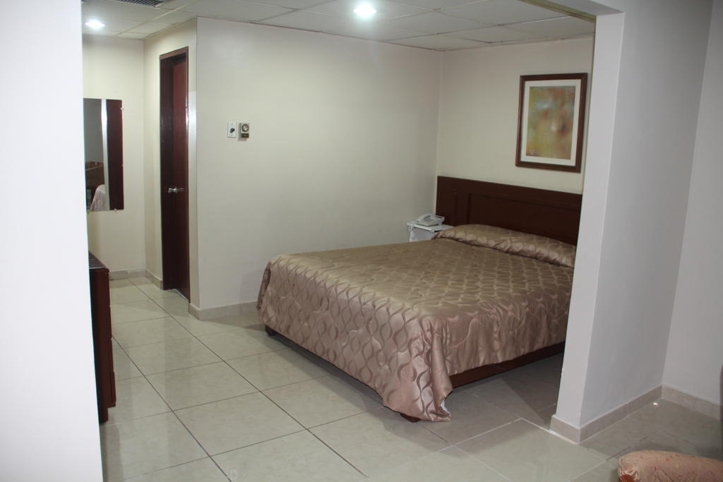 Hotel La Torre 瓜亚基尔 外观 照片