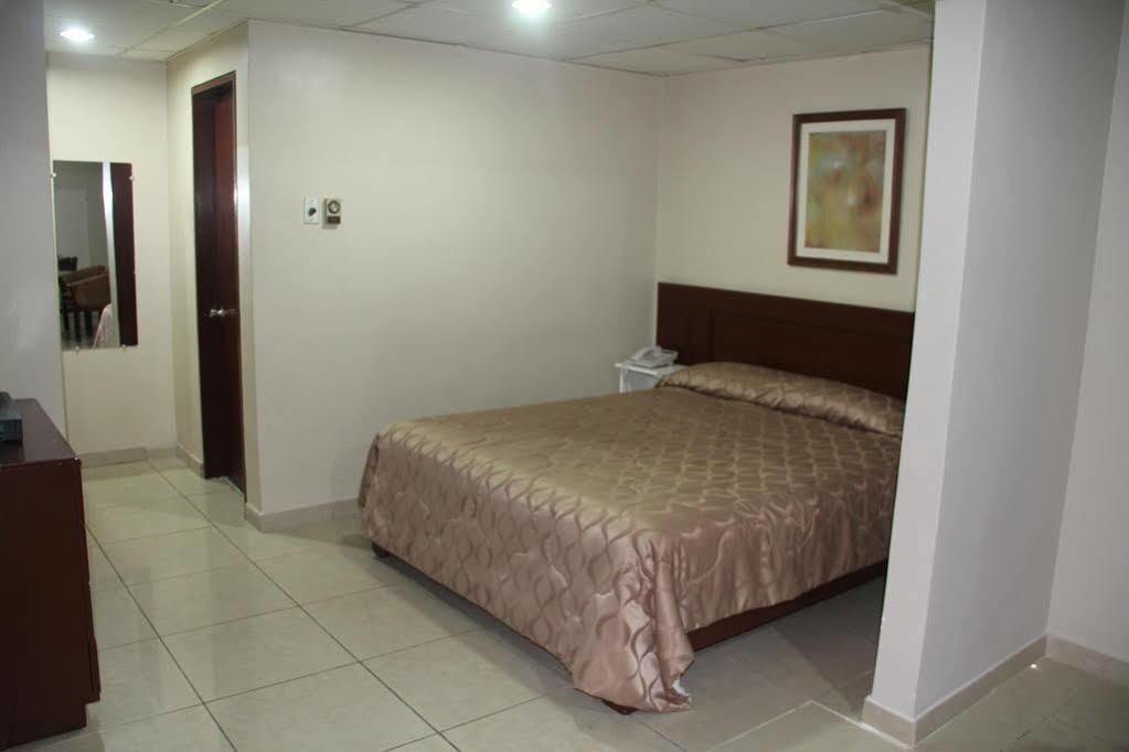 Hotel La Torre 瓜亚基尔 外观 照片