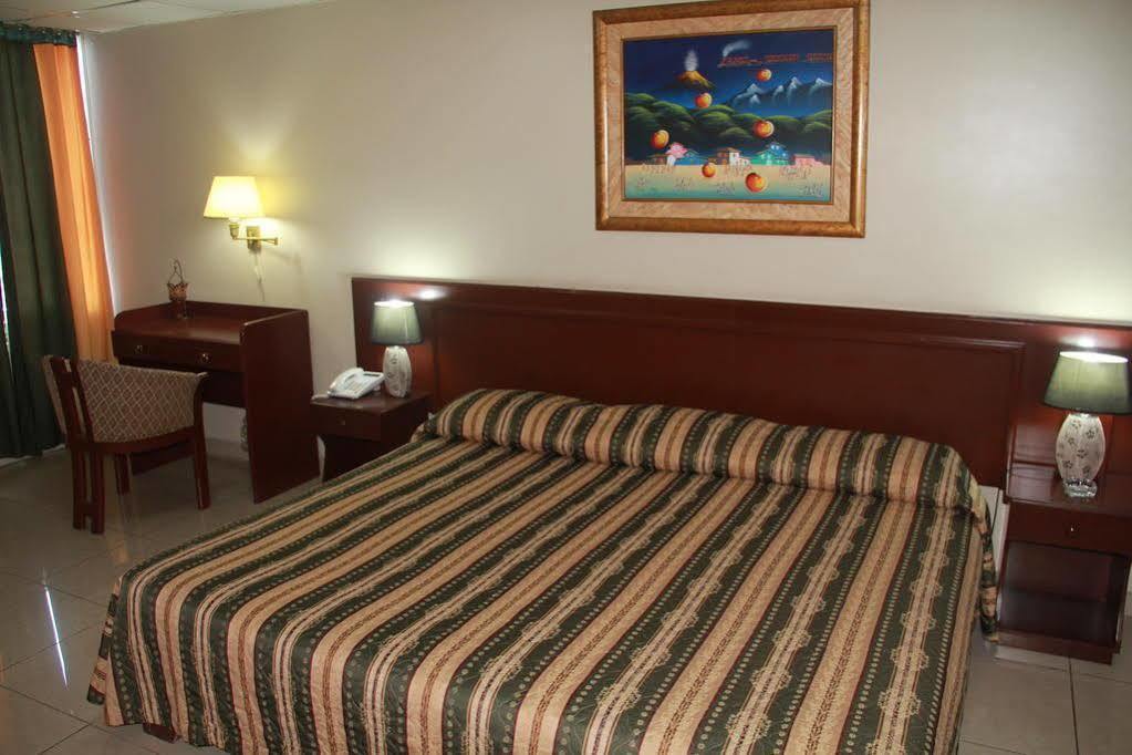 Hotel La Torre 瓜亚基尔 外观 照片